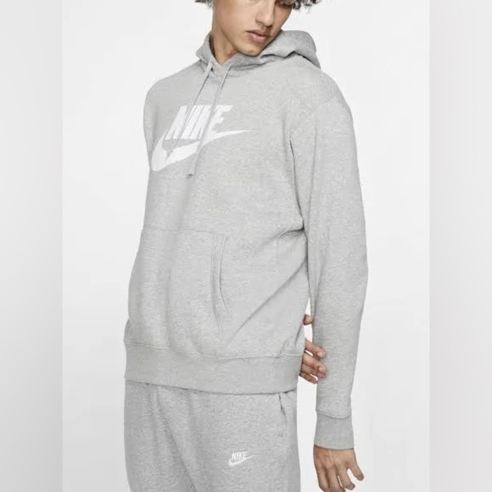 NIKE MENS GRAY SPORTSWEAR CLUB FLEECE GRAPHIC HOODIE